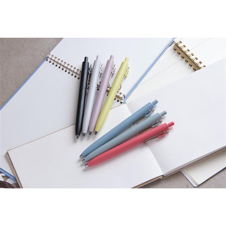 uniball One F Gel Pen (0.38 & 0.5 mm)
