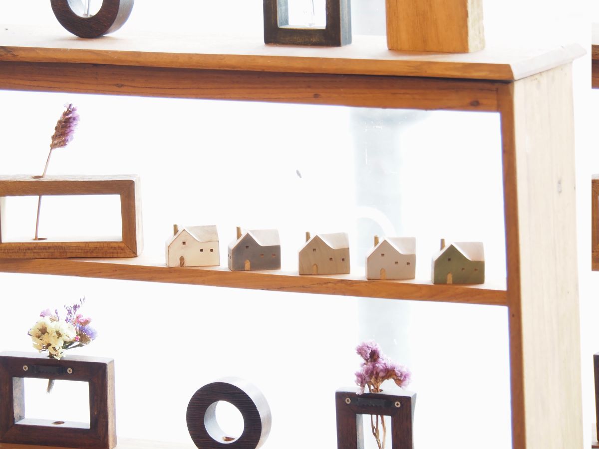 Mini Cottage Wooden House Ornament (5 Colors)