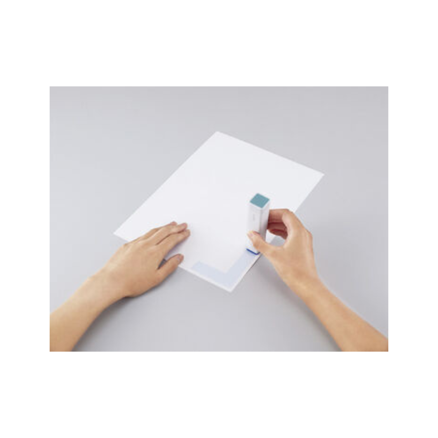 KOKUYO GLOO Glue Stick M (22g) - Disappearing Color
