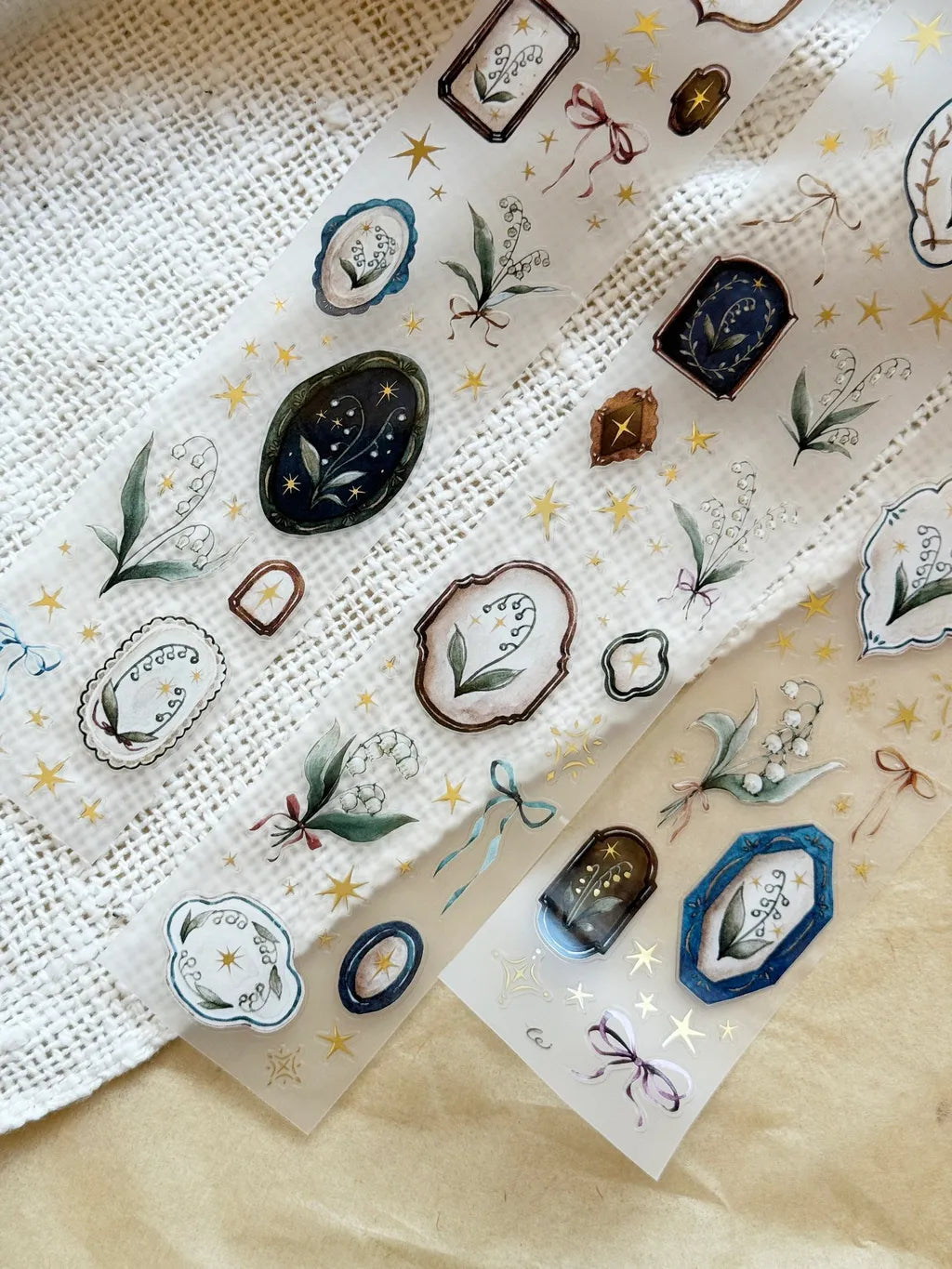 Loi Design Kiss-Cut Gold Foil PET Tape Stickers (5 cm) – Collecting Lily of the Valley