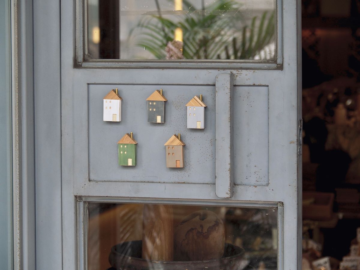 Wooden House Magnet (5 Colors)