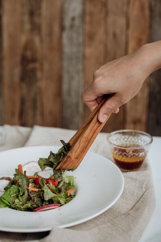 Folding Wooden Food Tongs (2 Sizes)