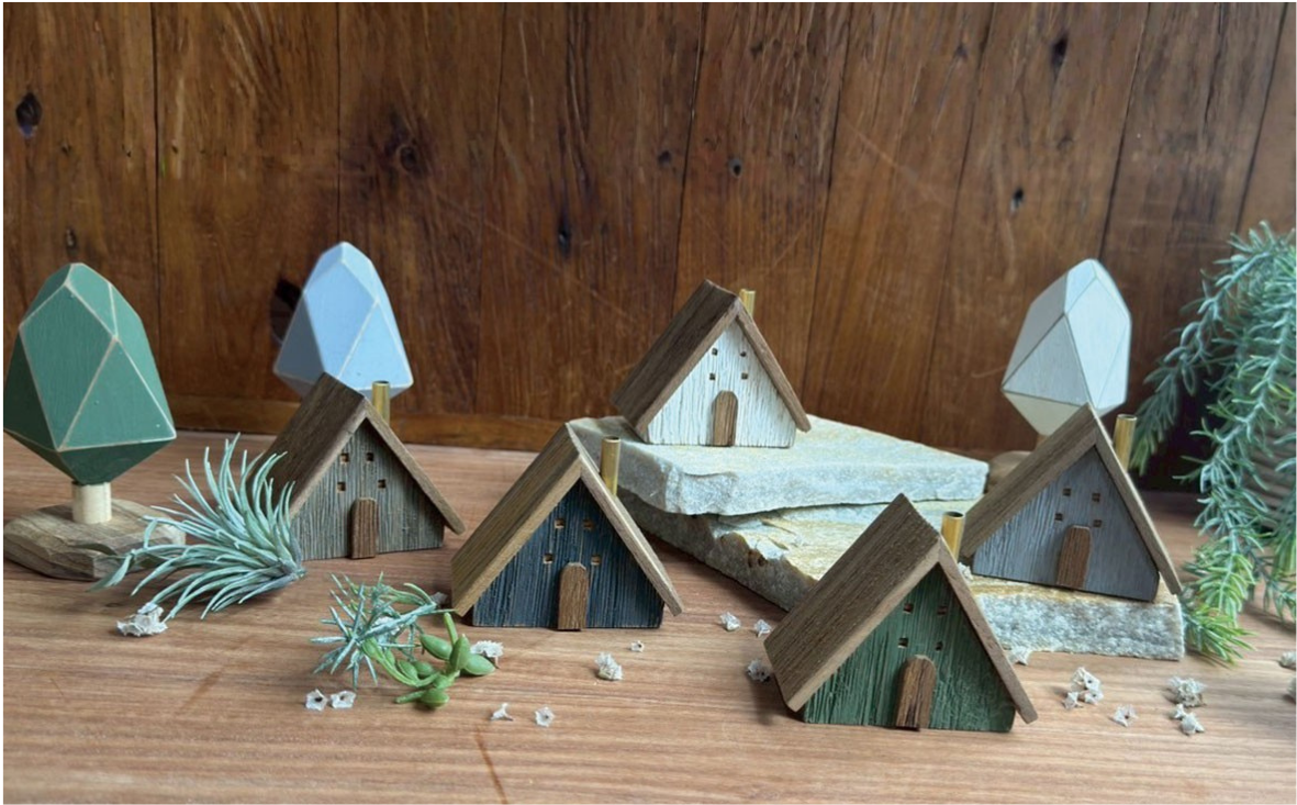 Wide Roof Wooden House Ornament